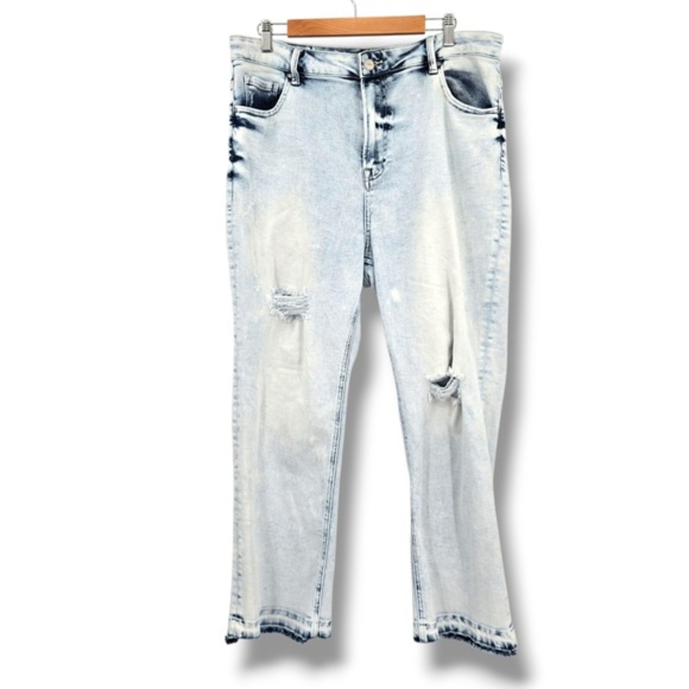 RISEN JEANS Womens‎ Size 1XL Light Wash Distressed Flare Leg Denim Jeans